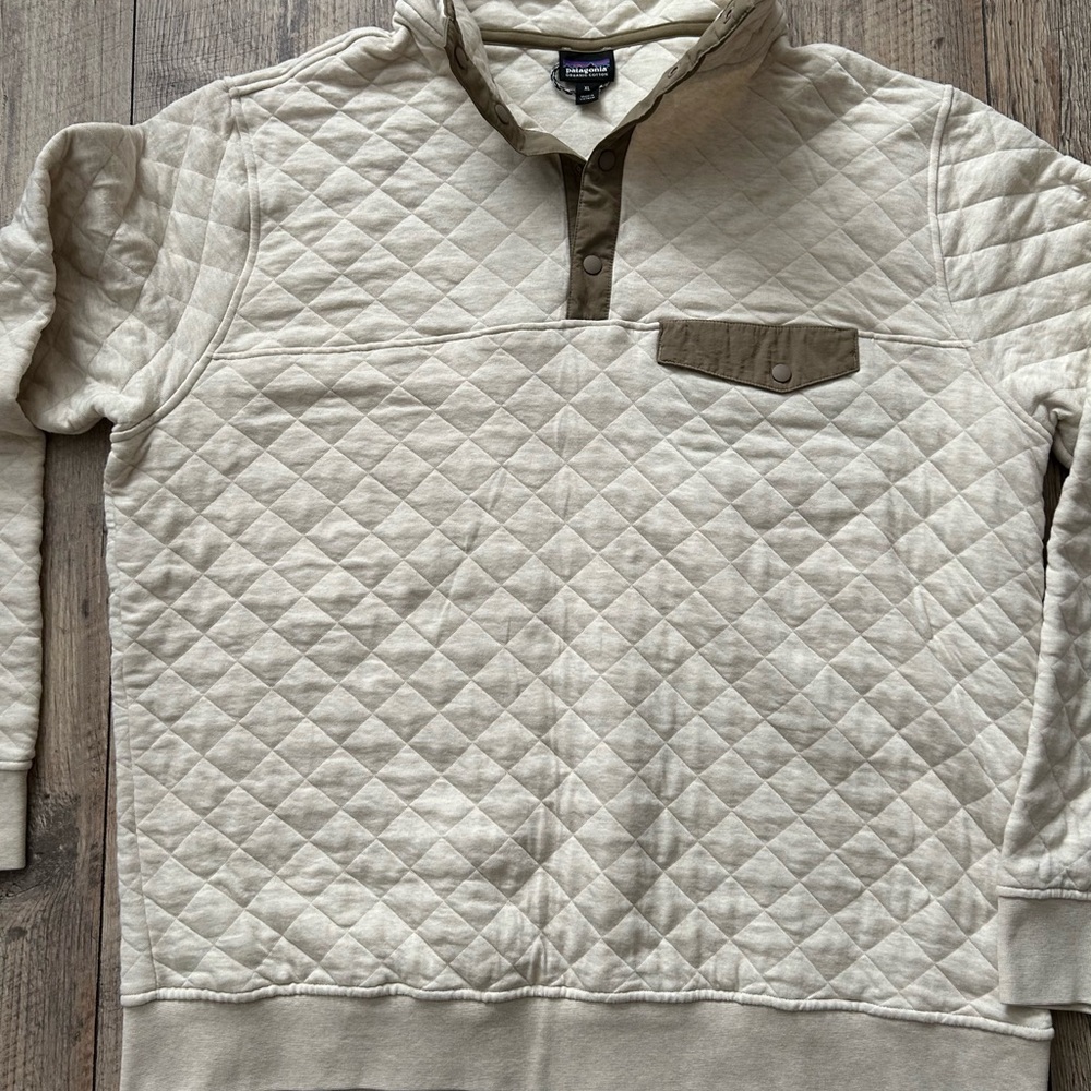 Patagonia Cream and Tan Crewneck Sweater